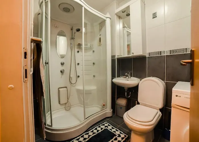 Konaci * 兹拉蒂博尔